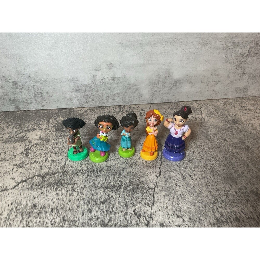 Disney Encanto Madrigal Family Set 5 Mini Doll Figurines 1.5"